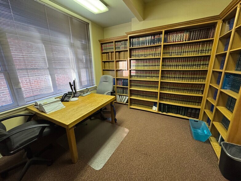 More Photos Of 1660-1664 Downing St, Denver Office For Sale