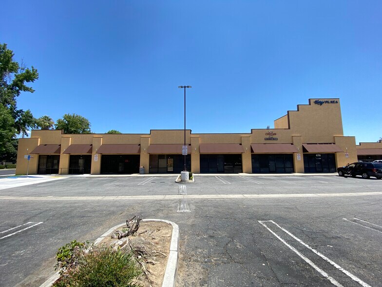 More Photos Of 2085 W Holt Ave, Pomona Unknown For Lease