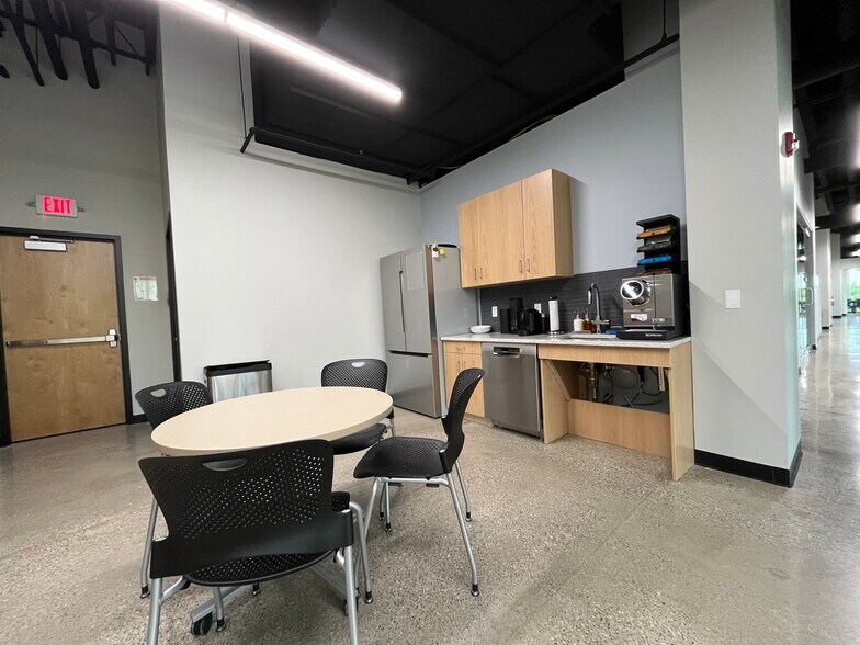 More Photos Of 11 Interstate Dr, West Springfield Office For Lease