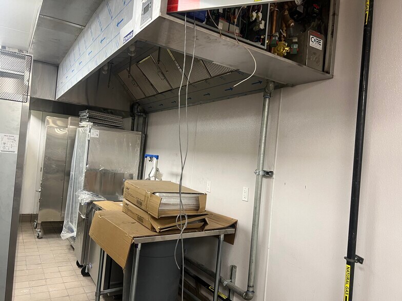 More Photos Of 1413 Fulton St, Brooklyn Storefront Retail Office For Lease