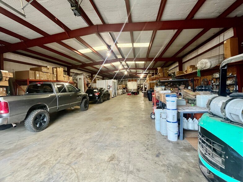 More Photos Of 4310 N Martin Ave, Bethany Manufacturing For Lease