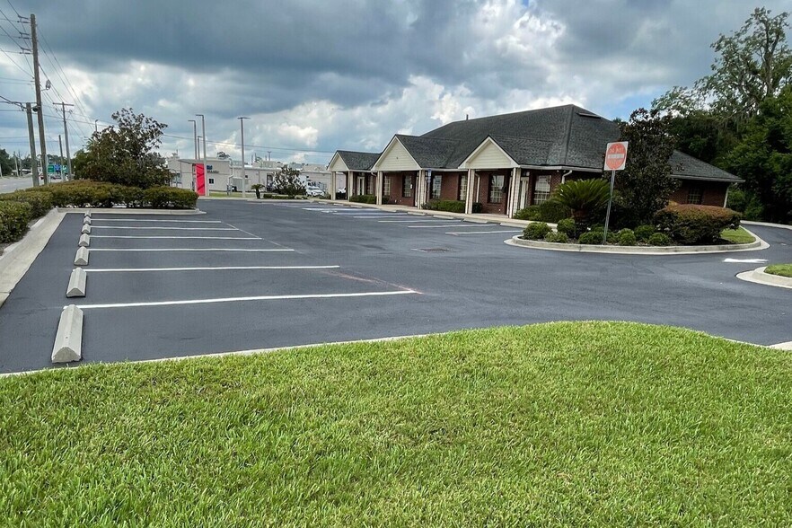 More Photos Of 450107-450115 State Road 200, Callahan Office For Sale