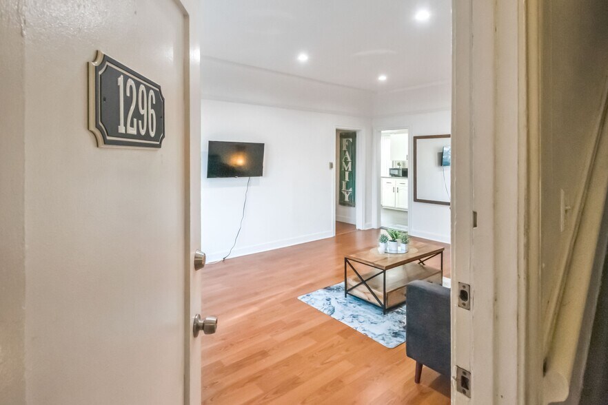 More Photos Of 1296 S Citrus Ave, Los Angeles Apartments For Sale