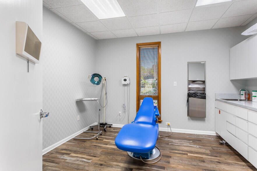 More Photos Of 609 Indian Rocks Rd, Belleair Medical For Sale