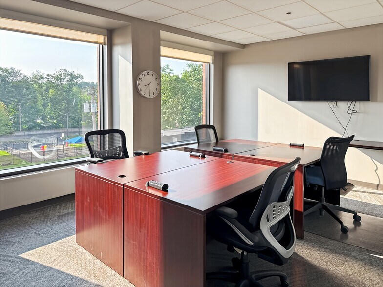 More Photos Of 2321 Whitney Ave, Hamden Coworking Space