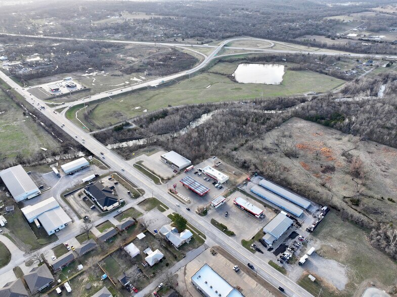 More Photos Of 1001 E Will Rogers Blvd, Claremore Auto Repair For Lease