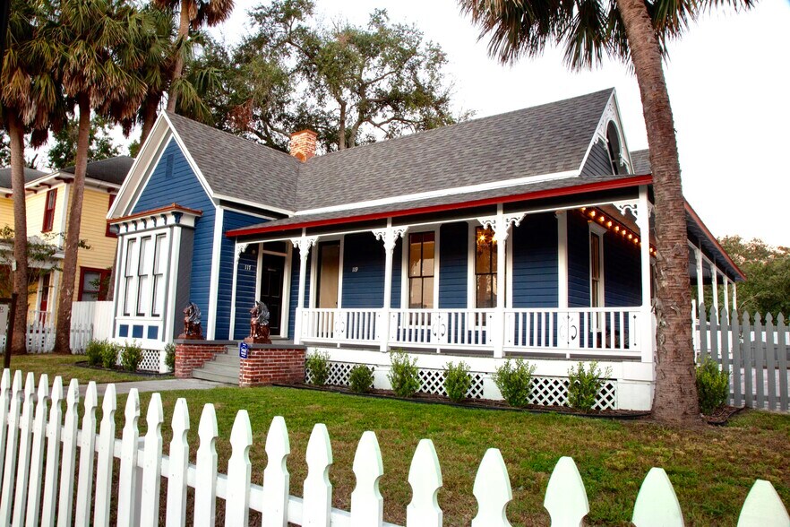 Primary Photo Of 117 S French Ave, Sanford Restaurant For Lease