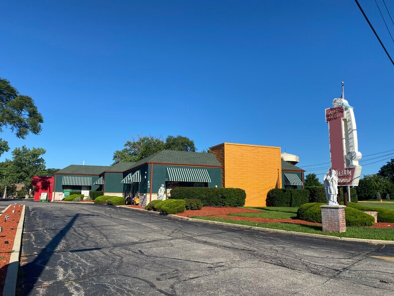 More Photos Of 604-698 N Milwaukee Ave, Prospect Heights Unknown For Lease