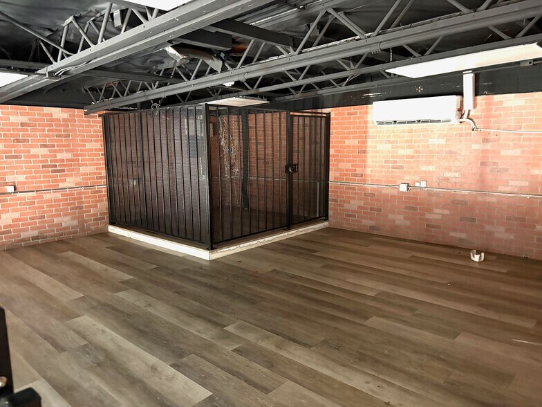 More Photos Of 5300 Sunset Blvd, Los Angeles Auto Repair For Lease