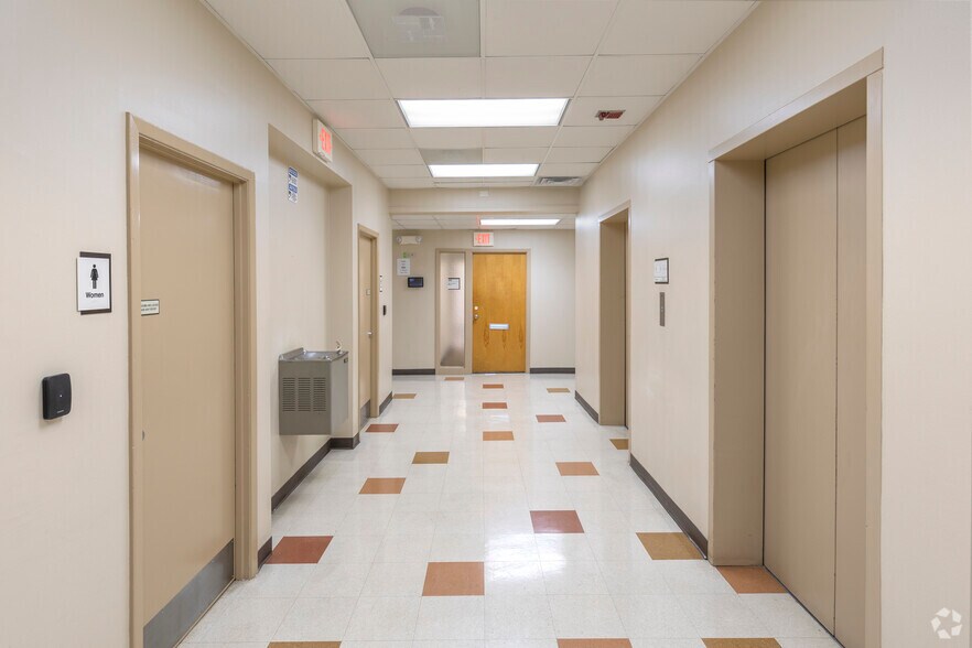 More Photos Of 700 S Zarzamora St, San Antonio Office For Sale