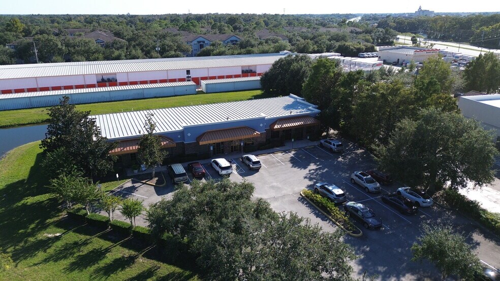 More Photos Of 111 E Lake Mary Blvd, Sanford Storefront For Lease