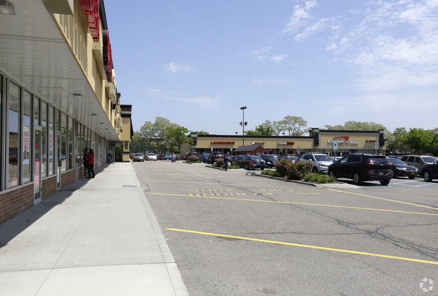 More Photos Of 1080-1140 Old Country Rd, Riverhead Unknown For Lease