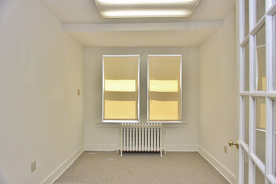 More Photos Of 231 Clinton Ave, Kingston Loft Creative Space For Sale