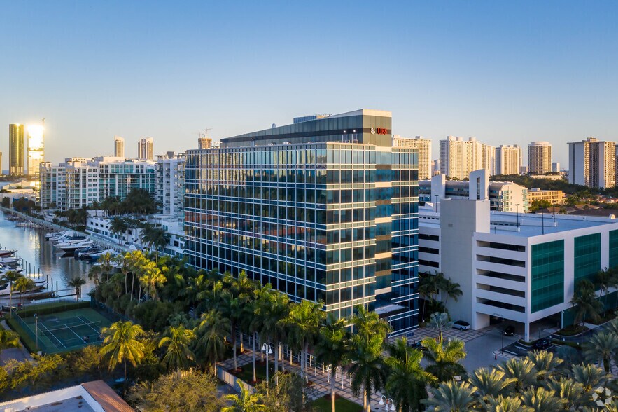 More Photos Of 18851 NE 29th Ave, Aventura Office For Lease