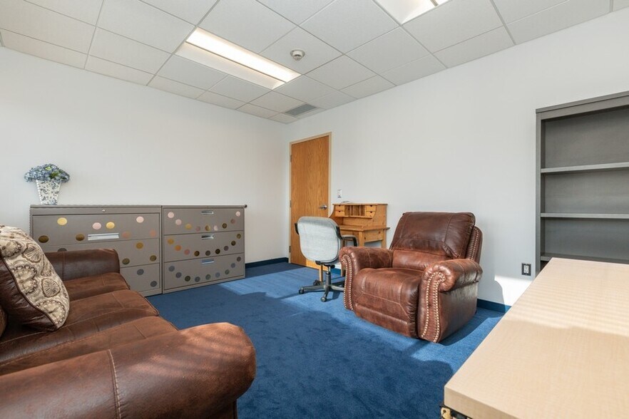 More Photos Of 205 Robin Rd, Paramus Office For Lease