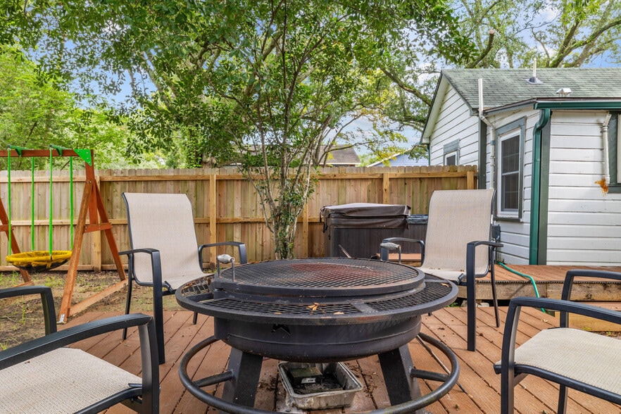 More Photos Of 404 W 3rd St, League City Manufactured Housing Mobile Home Park For Sale