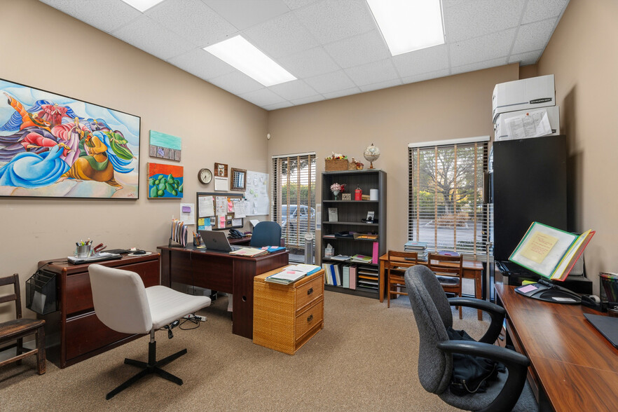 More Photos Of 2580-2590 SE Willoughby Blvd, Stuart Warehouse For Sale