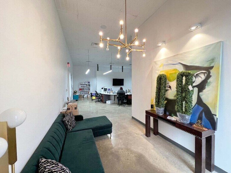 More Photos Of 4224 S Peoria Ave, Tulsa Flex For Lease