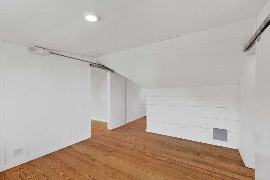 More Photos Of 208 St Marys St, Raleigh Loft Creative Space For Lease
