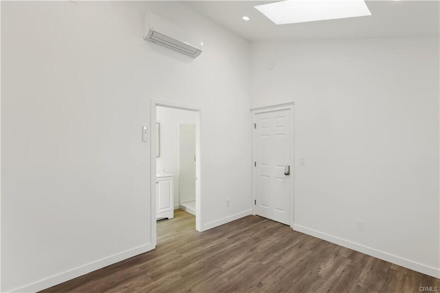 More Photos Of 552 N Cambridge St, Orange Multifamily For Sale