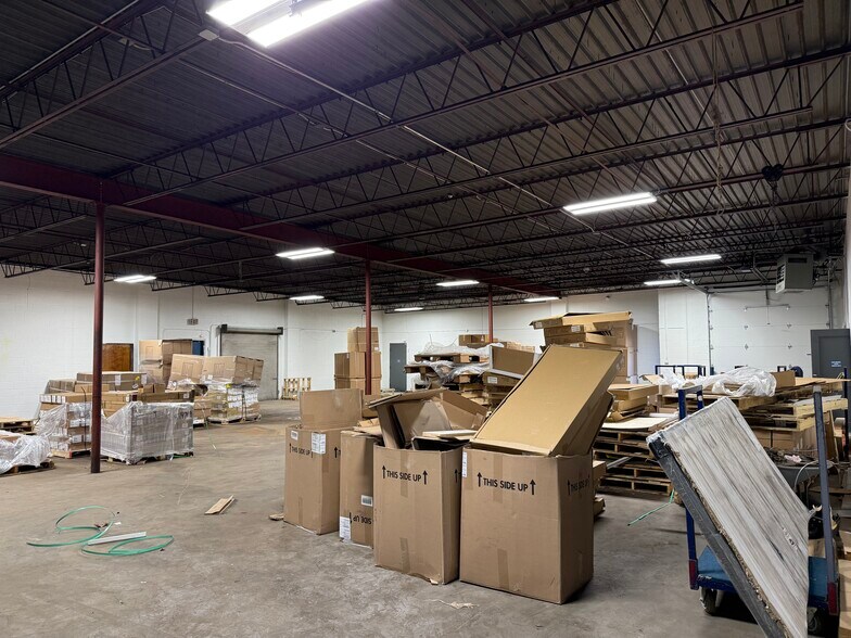 More Photos Of 691 Doctor Martin Luther King Junior Ave, Memphis Flex For Sale