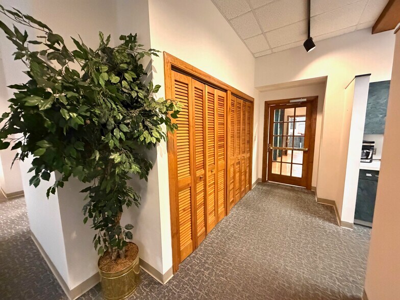 More Photos Of 22 S 2nd St, Emmaus Loft Creative Space For Lease