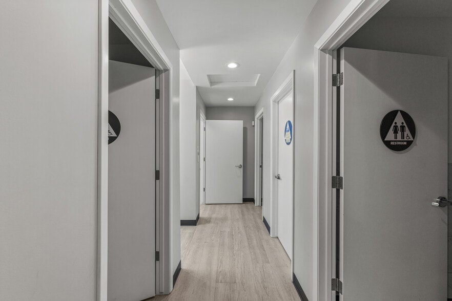 More Photos Of 1113 Castro Way, Sacramento Office For Sale