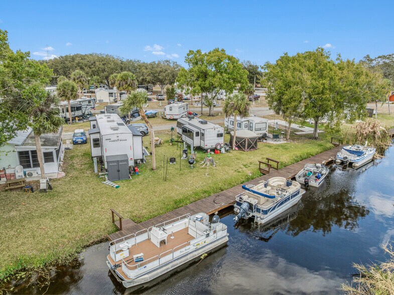 More Photos Of 1073 Old Lakeport Rd, Moore Haven Manufactured Housing Mobile Home Park For Sale