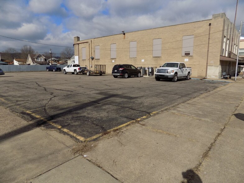 More Photos Of 121 Jefferson Ave, Moundsville Showroom For Sale