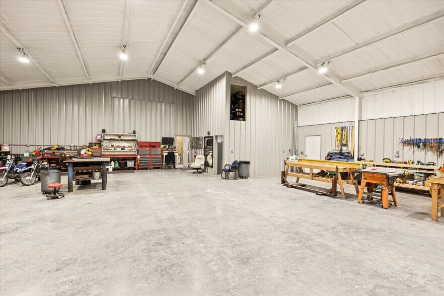 More Photos Of 7703 Prairie Creek Ln, Tolar Contractor Storage Yard For Sale