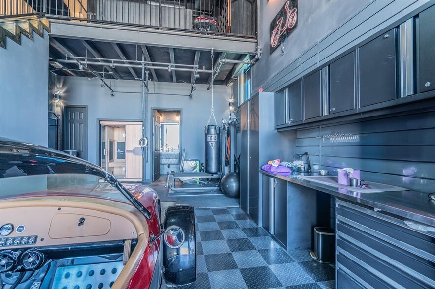 More Photos Of 2137 Chelsea Blvd, Allen Self Storage For Sale