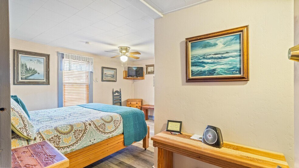 More Photos Of 295 N Main St, Glendale Hospitality For Sale