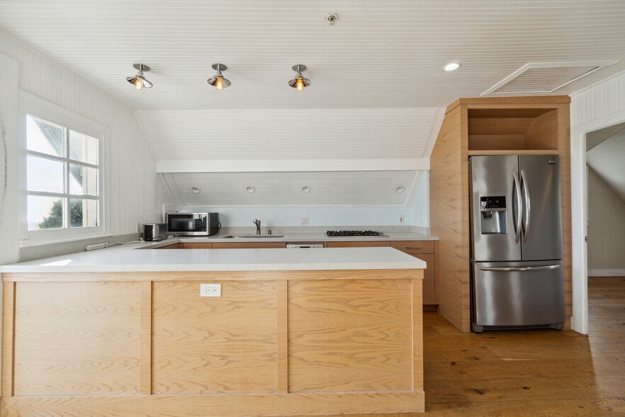 More Photos Of 523 Ocean Front Walk, Venice Storefront Retail Office For Lease