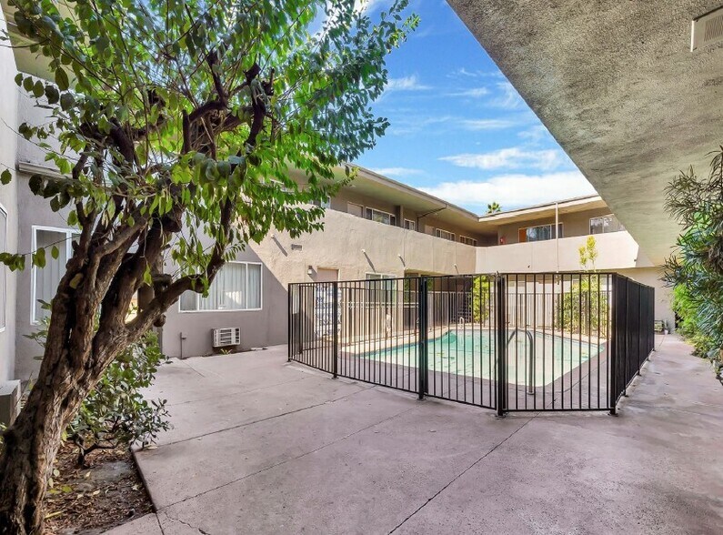 More Photos Of 6911 Haskell Ave, Van Nuys Apartments For Sale