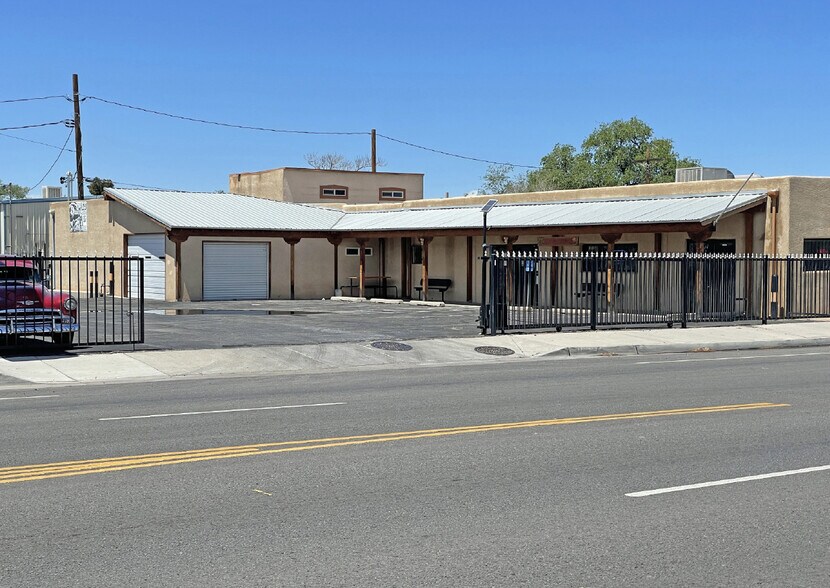 More Photos Of 2701 4th St NW, Albuquerque Freestanding For Sale