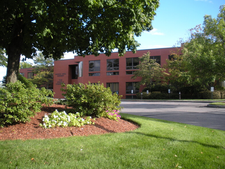 Primary Photo Of 20 Cotton Rd, Nashua Office For Lease