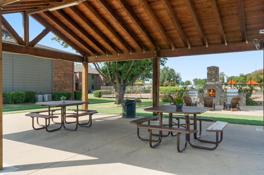 More Photos Of 6326 S 107th East Ave, Tulsa Apartments For Sale