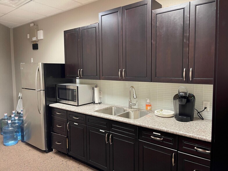 More Photos Of 710 Coronado Center Dr, Henderson Medical For Lease