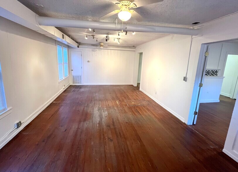 More Photos Of 304 N Muskogee Ave, Tahlequah Specialty For Lease