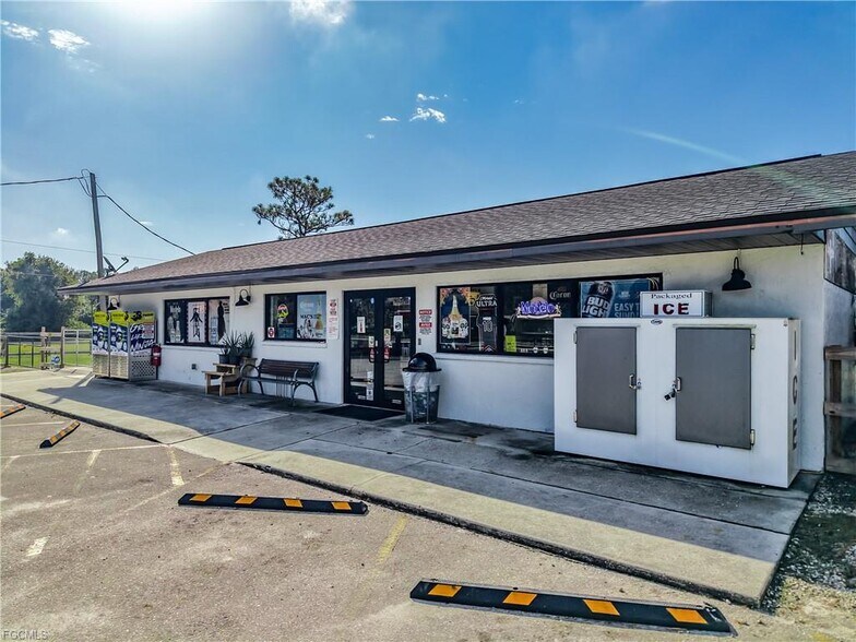 More Photos Of 4443 Loblolly Bay Rd, LaBelle General Retail For Sale