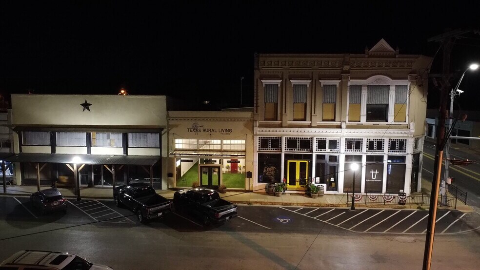 More Photos Of , Comanche General Retail For Sale
