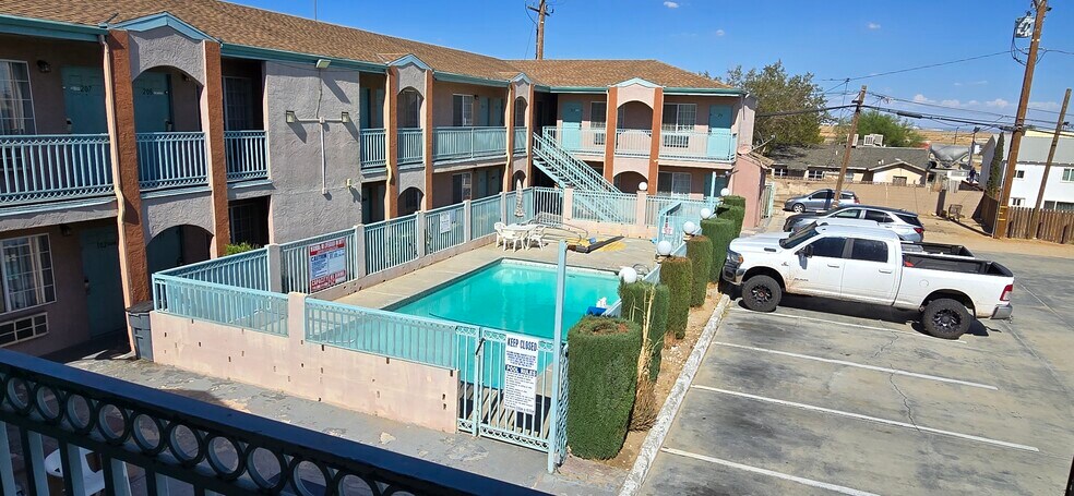 More Photos Of 16352 Sierra Hwy, Mojave Hotel For Sale