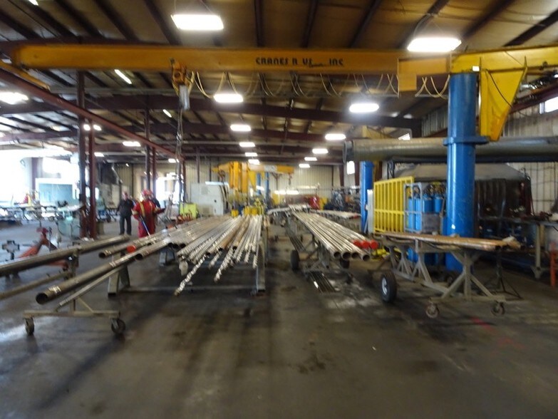 More Photos Of 4604 62nd Ave, Lloydminster Warehouse For Lease