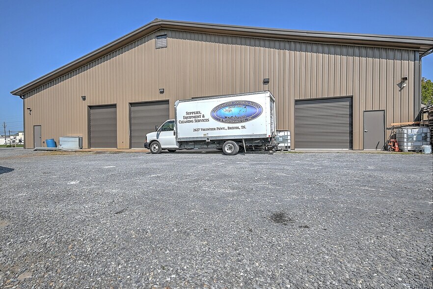 More Photos Of 317 Bluff City Hwy, Bristol Flex For Sale