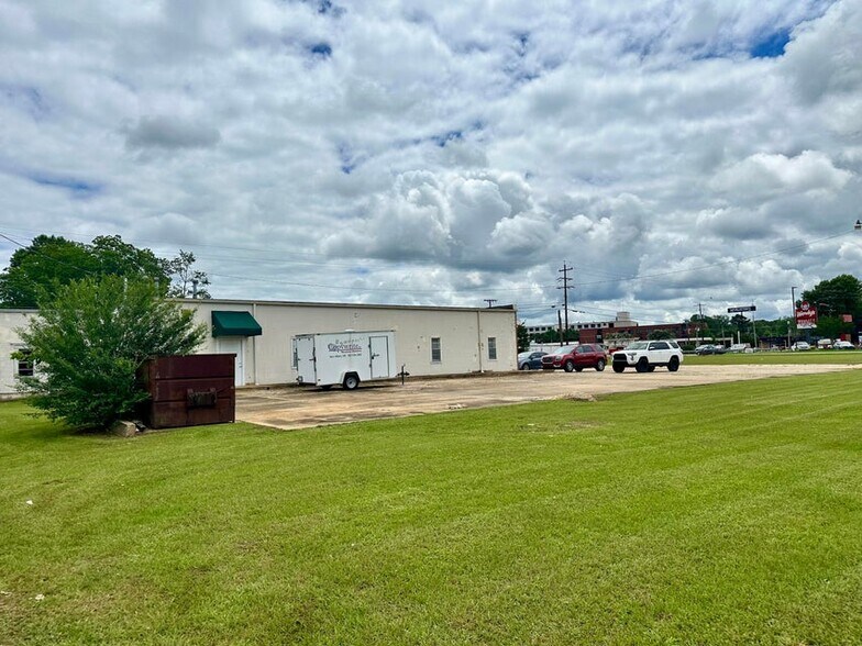 More Photos Of Exit 61, I-22, New Albany MS, New Albany Fast Food For Sale