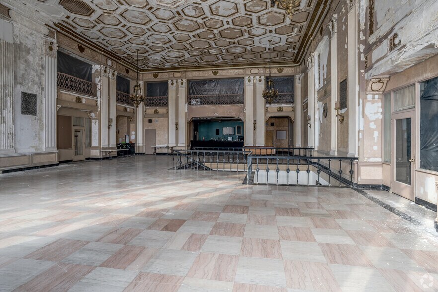 More Photos Of 400 Bagley St, Detroit Unknown For Sale