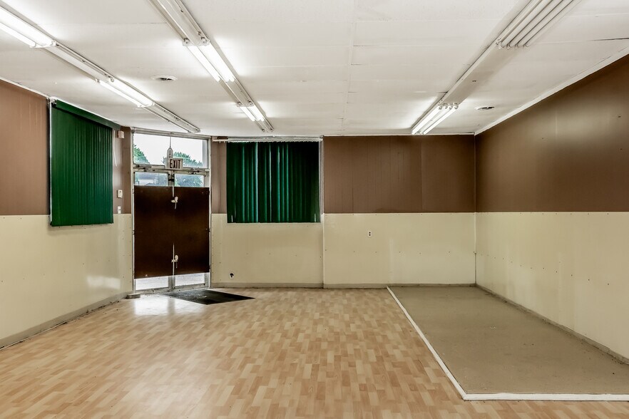 More Photos Of 569-571 Coleman Avenue, Johnstown Office For Sale