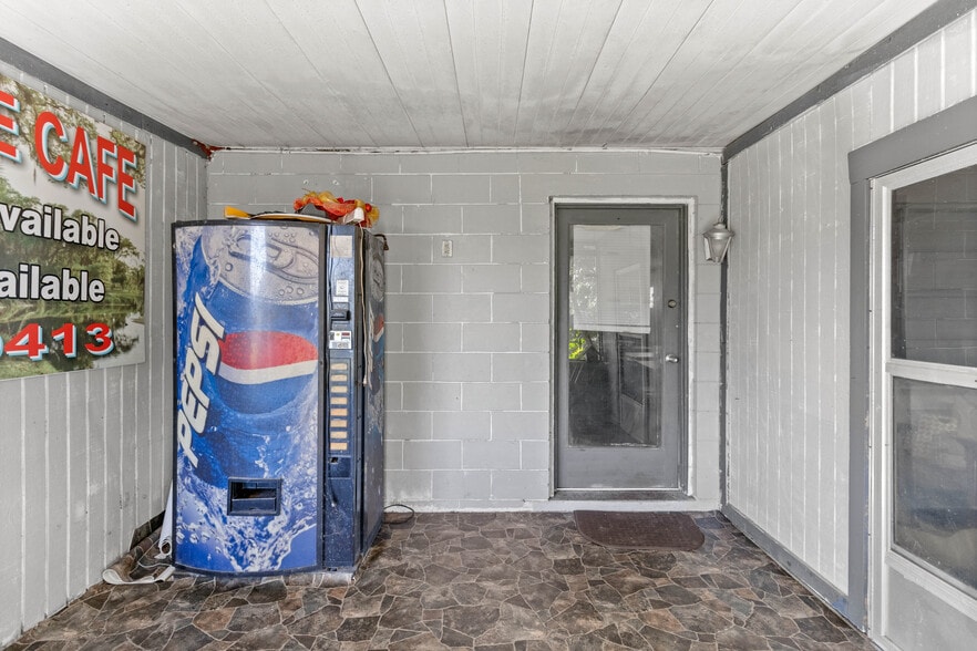 More Photos Of 6808 Lake Griffin Rd, Lady Lake Hotel For Sale