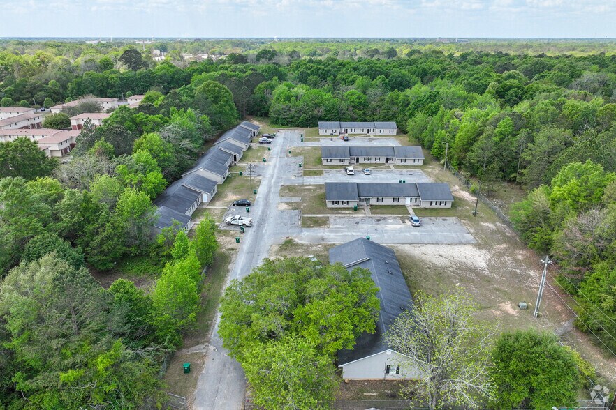 More Photos Of 1008 Blakely Ct, Albany Multifamily For Sale
