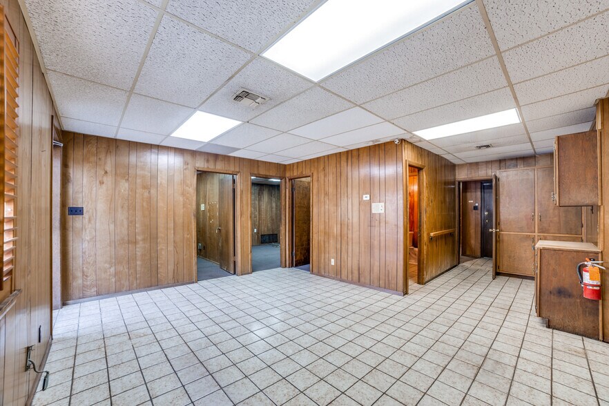 More Photos Of 5721 Broadway St, San Antonio Storefront Retail Office For Lease